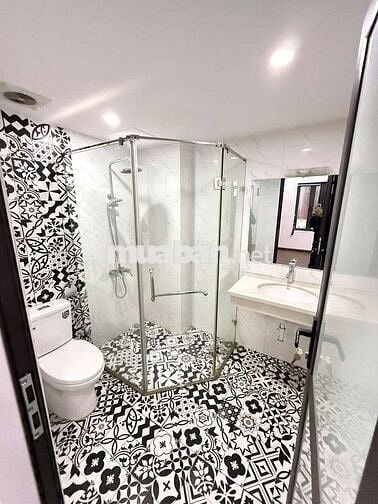 BÁN NHÀ 5 TẦNG ĐỐI DIỆN AEON LONG BIÊN,30M RA ÔTÔ TRÁNH, FULL NỘI THẤT