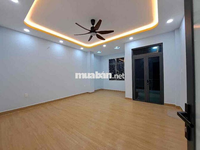 NHỈNH 7TỶ BÁN NHÀ ĐƯỜNG PHAN VĂN HỚN 4PN SÂN ĐỂ Ô TÔ , 5*30m , SHR