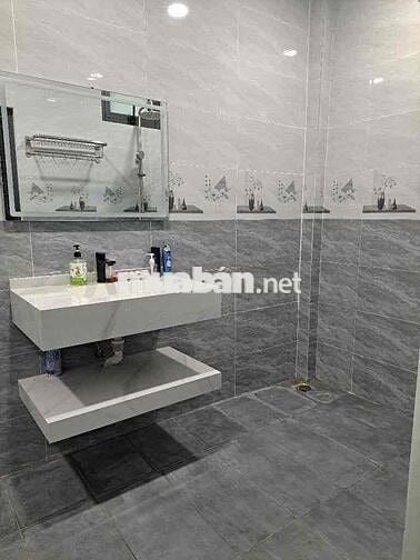 NHỈNH 7TỶ BÁN NHÀ ĐƯỜNG PHAN VĂN HỚN 4PN SÂN ĐỂ Ô TÔ , 5*30m , SHR