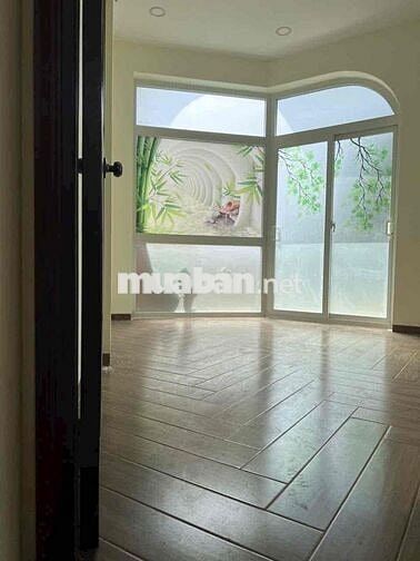 CHO THUÊ CĂN GÓC 2 MTKD - 133.5M2 - 1 TRỆT 3 LẦU - GẦN PHẠM VĂN ĐỒNG