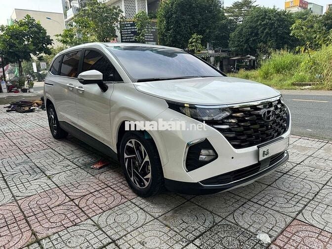 xe gia đình hyundai custin cao cap 2023