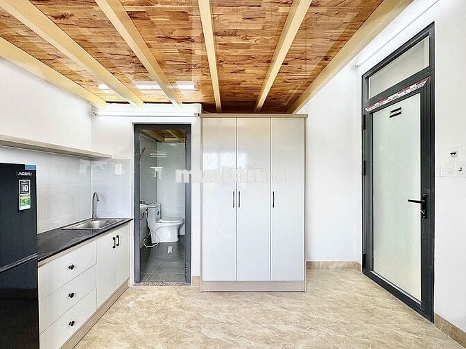 PHÒNG CÓ GÁC CỬA SỔ SIÊU THOÁNG GẦN ĐH VĂN HIẾN GIÁP Q.10 CÓ THANG MÁY