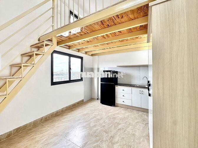 PHÒNG CÓ GÁC CỬA SỔ SIÊU THOÁNG GẦN ĐH VĂN HIẾN GIÁP Q.10 CÓ THANG MÁY