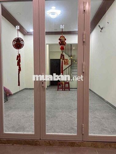 CHO THUÊ CĂN GÓC 2 MTKD - 133.5M2 - 1 TRỆT 3 LẦU - GẦN PHẠM VĂN ĐỒNG