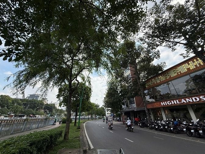 BÁN NHANH MẶT TIỀN HOÁNG SA Q1(8 X24M)THU NHẬP 150TR _ GIÁ CHỈ 50 TỶ 