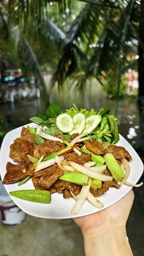TUYỂN NAM NỮ PHỤ QUÁN – BAO ĂN Ở-ĐI LÀM NGAY