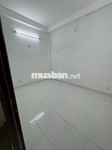 GẤP GÂP- CHÍNH CHỦ CHO THUÊ NHÀ 3 TẦNG, HẺM XE TẢI, NỘI THẤT CƠ BẢN