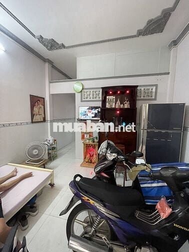 BÁN NHÀ GIÁP  NGÃ TƯ BỐN XÃ, 2 TẦNG, 44M2, NHỈNH 4 TỶ