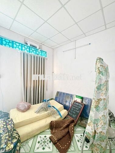 BÁN NHÀ GIÁP  NGÃ TƯ BỐN XÃ, 2 TẦNG, 44M2, NHỈNH 4 TỶ