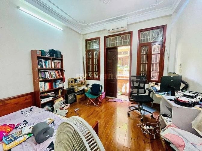 Bán nhà Nguyễn Khang, 30m ra phố, 45m2, 5 tầng, 4m MT, Gíá 11,5 tỷ