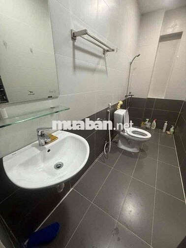 CHO THUÊ PHÒNG FULL NỘI THẤT BAN CÔNG TRUNG TÂM NHÀ BÈ