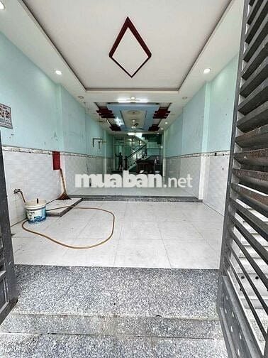 Nhà 1 lầu 3 phòng ngủ 2 tollet.có điện 3 pha