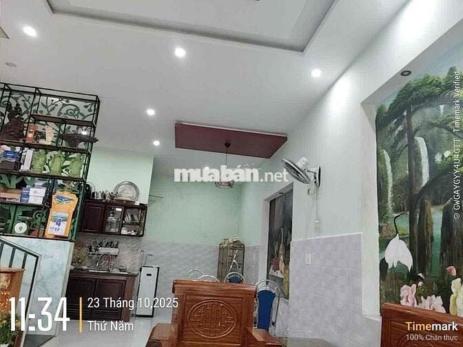 Nhà 2 tầng 1 sân thượng kẹp hẻm hông mặt tiền Nguyễn Xuân Hữu