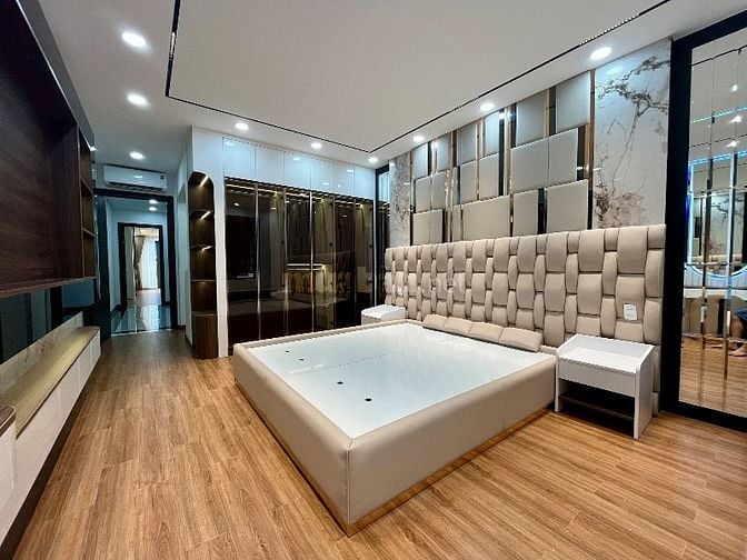 Nhà 5 tầng mới đẹp thang máy full nội thất vô ở liền