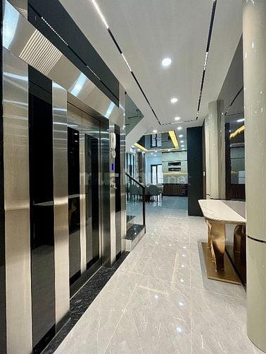 Nhà 5 tầng mới đẹp thang máy full nội thất vô ở liền