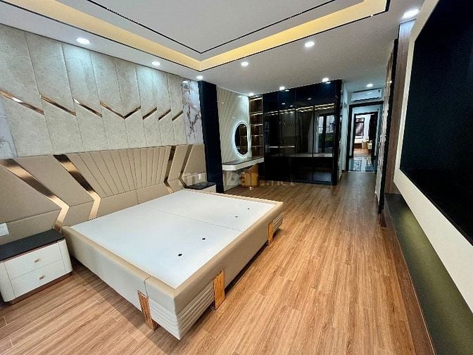 Nhà 5 tầng mới đẹp thang máy full nội thất vô ở liền