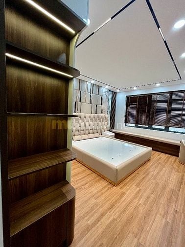 Nhà 5 tầng mới đẹp thang máy full nội thất vô ở liền