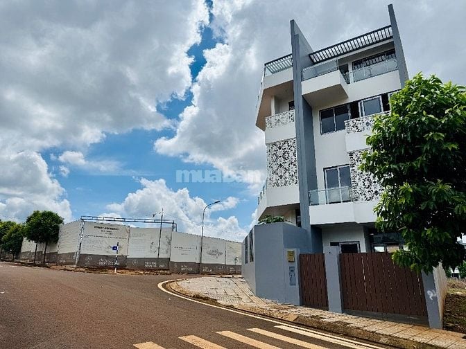 Bán Nhà Phố 4 Tầng - Trung Tâm Buôn Ma Thuột