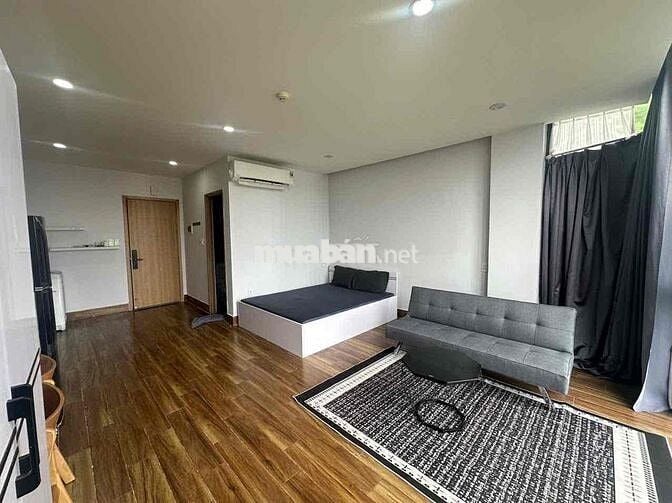 PHÒNG CÓ BAN CÔNG CỰC CHILL NẰM NGAY PHAN XÍCH LONG , PHAN ĐÌNH PHÙNG