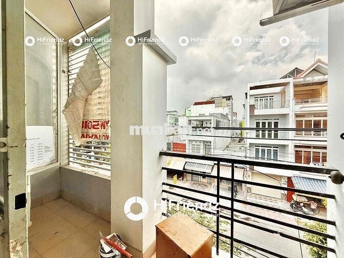 BAN CÔNG SẴN NỘI THẤT,AN NINH,THUẬN TIỆN DI CHUYỂN QUA CÁC QUẬN