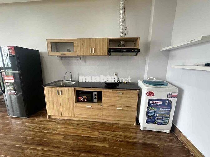 PHÒNG CÓ BAN CÔNG CỰC CHILL NẰM NGAY PHAN XÍCH LONG , PHAN ĐÌNH PHÙNG