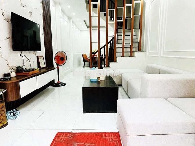 BÁN NHÀ 4 TẦNG PHỐ ĐA SĨ NGÕ THÔNG GẦN Ô TÔ