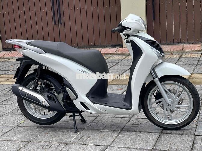 Bán xe Shvn 125 đời 2015 màu trắng xe bao zin đẹp