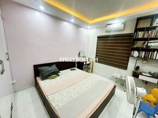 BÁN NHÀ 4 TẦNG PHỐ ĐA SĨ NGÕ THÔNG GẦN Ô TÔ