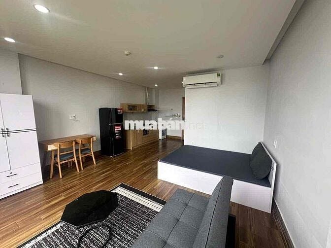 PHÒNG CÓ BAN CÔNG CỰC CHILL NẰM NGAY PHAN XÍCH LONG , PHAN ĐÌNH PHÙNG