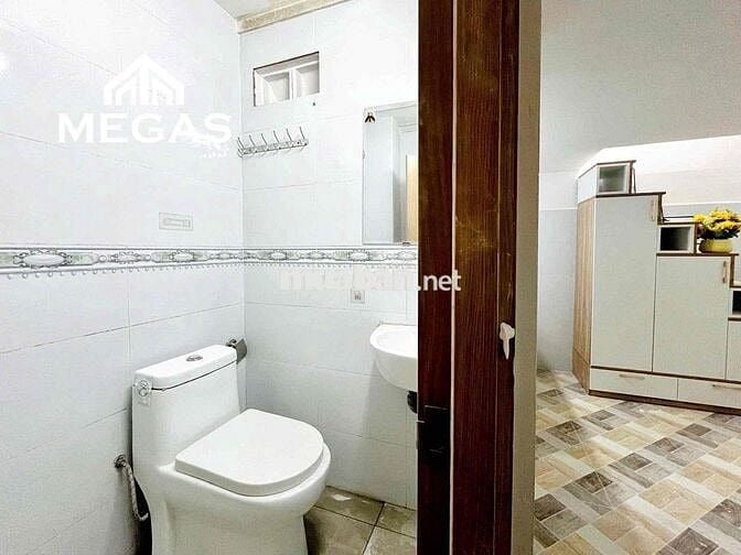 CHO THUÊ DUPLEX RỘNG CÁCH ĐH VĂN HIẾN 10P ĐI XE GIÁ SIÊU RẺ