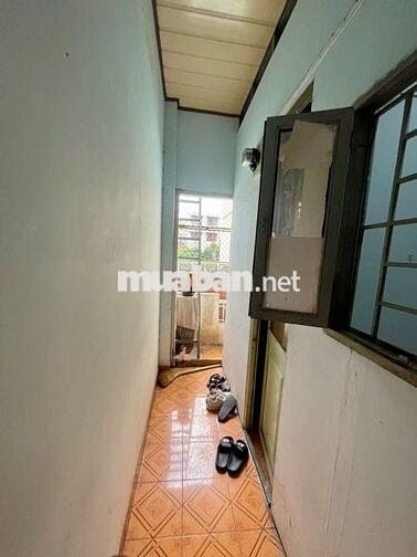 Phòng có GÁC, có cửa sổ - Thuận tiện qua Vincom Phan Văn Trị 2p đi xe