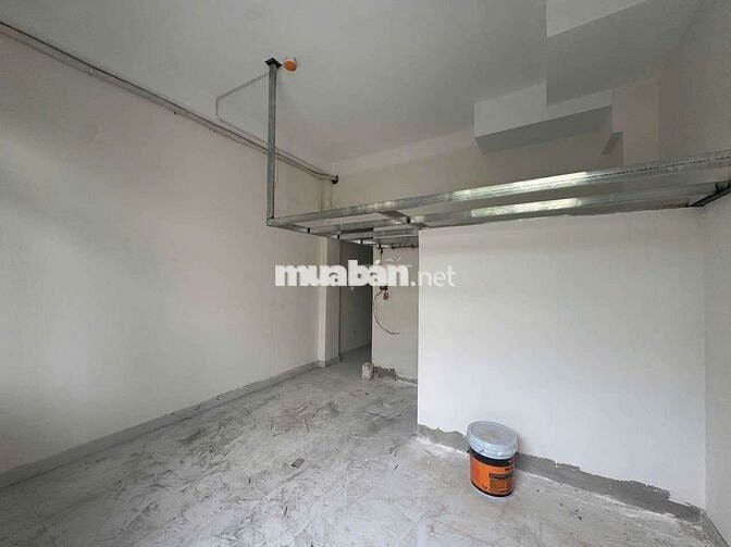 Gác ban công - cho sinh viên - đi bộ tới IUH cơ sở Nguyễn Văn Dung