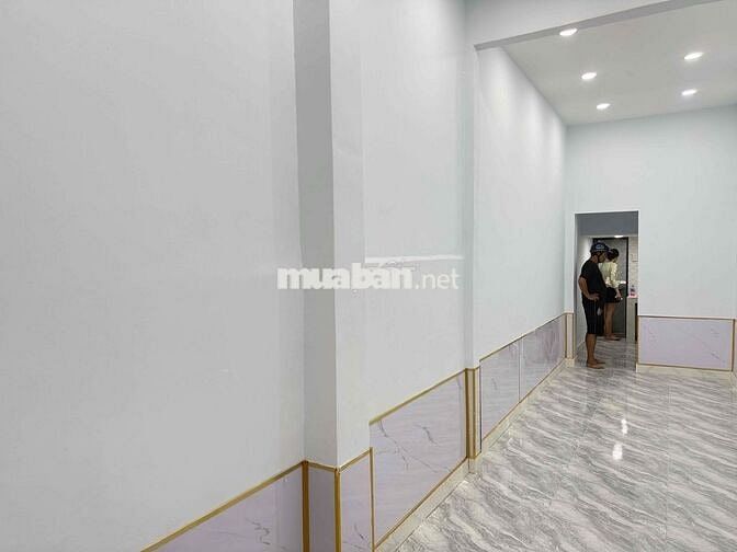 Nhà Quận 1 , Trần Hưng Đạo , Dọn Vào Ở ngay ngày mai luôn .