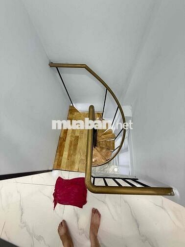 Nhà Quận 1 , Trần Hưng Đạo , Dọn Vào Ở ngay ngày mai luôn .