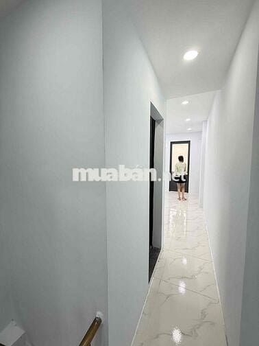 Nhà Quận 1 , Trần Hưng Đạo , Dọn Vào Ở ngay ngày mai luôn .