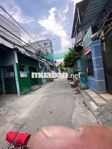 Nhà ở 164 m2 full thổ cư, 1 trệt 1 lầu và 15 phòng trọ phía sau, SHR