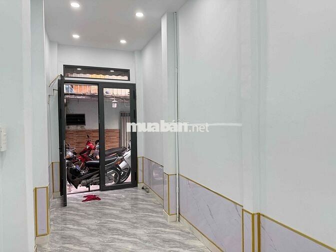 Nhà Quận 1 , Trần Hưng Đạo , Dọn Vào Ở ngay ngày mai luôn .