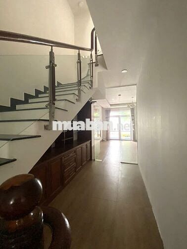 MT Trần Thị Nghỉ Centre HILL nhà mới rất đẹp 4 tầng 5 x 20 chỉ 35Tr