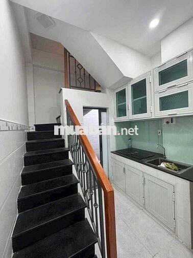 Cho thuê nguyên căn 1 trệt 2lầu - hẻm Trường Sa - Quận 3 - có nt