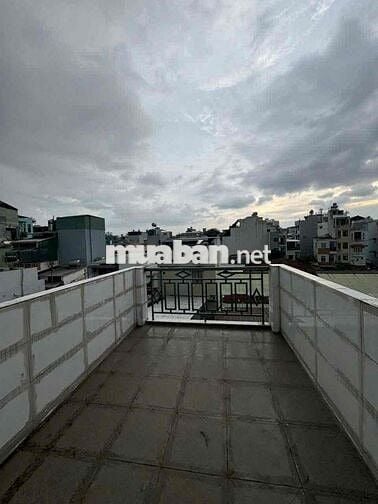 Cho thuê nguyên căn 1 trệt 2lầu - hẻm Trường Sa - Quận 3 - có nt