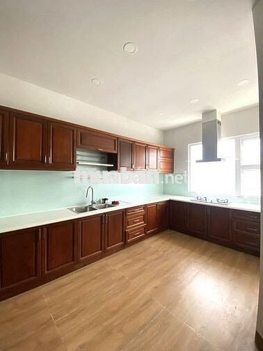 MT Trần Thị Nghỉ Centre HILL nhà mới rất đẹp 4 tầng 5 x 20 chỉ 35Tr