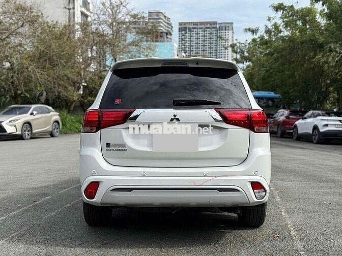 Outlander 2023 đăng ký 2024 siêu lướt