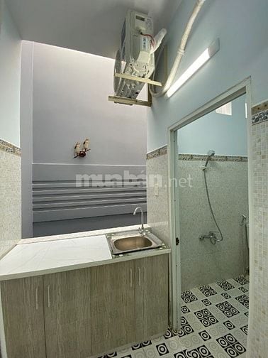 Cho thuê căn hộ dịch vụ nội thất cơ bản, giờ giấc thoải mái