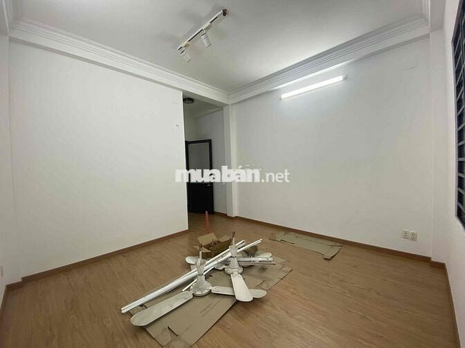 CHDV mặt tiền Cách Mạng Tháng 8 - 25m2 - chỉ 6,5tr/th