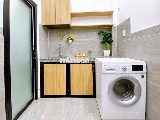 CĂN HỘ GÁC LỬNG MÁY GIẶT RIÊNG CÓ CỬA SỔ NGAY TÂN BÌNH