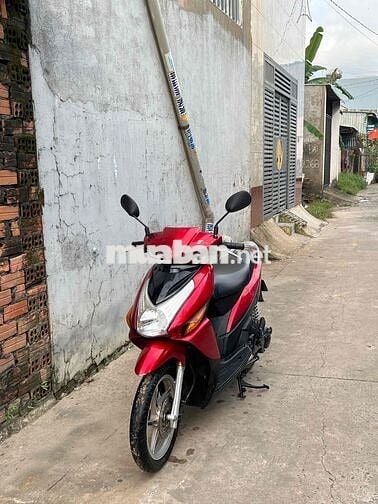 Cần bán xe Click giấy tờ đầy đủ , máy móc cực êm