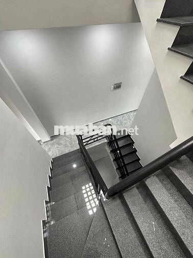 Cho thuê nhà Mặt tiền cải tạo mới Tiện Kinh doanh và Ở