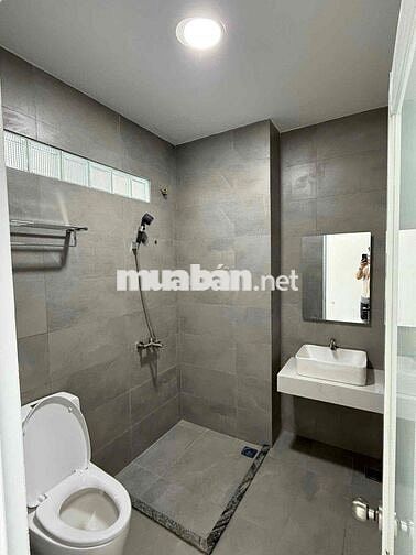 Cho thuê nhà Mặt tiền cải tạo mới Tiện Kinh doanh và Ở