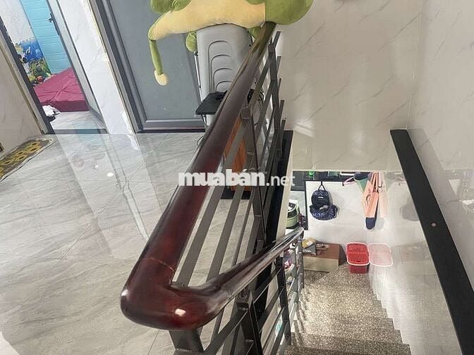 Nhà Vuông, Nở Hậu, 2 Tầng 2 PN, Gần ngã 5