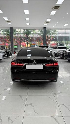 Bán Lexus LS500h sản xuất 2025 siêu lướt 600 Km, mới 99,99%. 